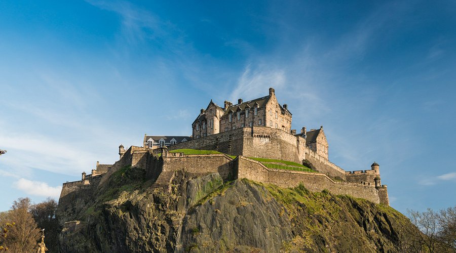 Why You Should Book Your Edinburgh Castle Tickets Early